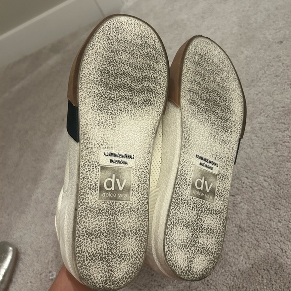 Dolce Vita women's Hillow Ivory & Black Lightweight Sneaker Size 8 - Picture 7 of 9